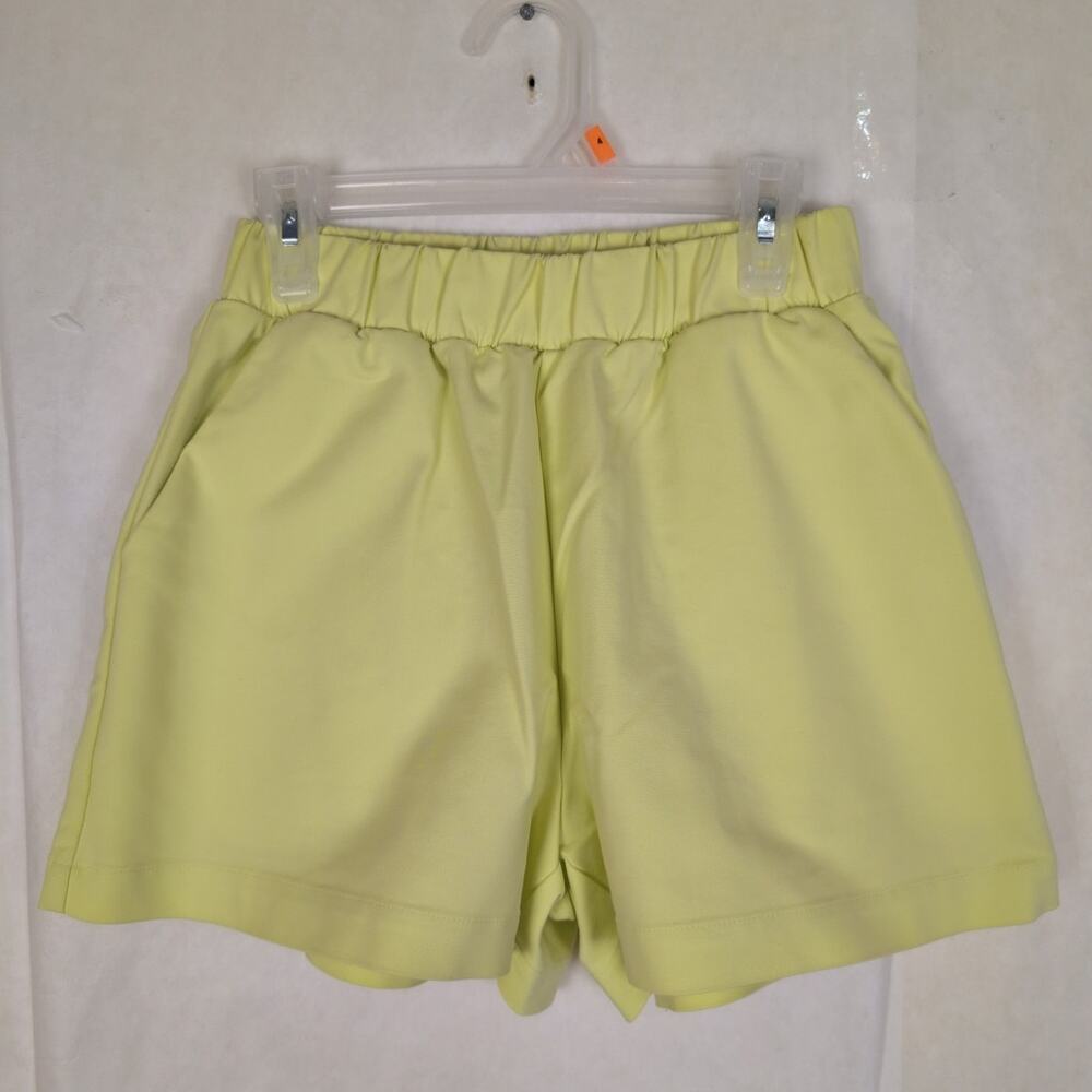 Good American Weekend Short key lime pull on shorts Size 0/XS Casual Colorful - Picture 2 of 7